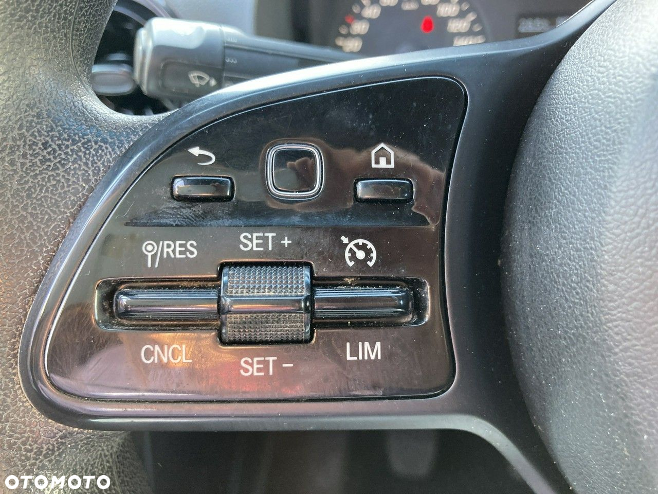 Mercedes-Benz Sprinter - 9