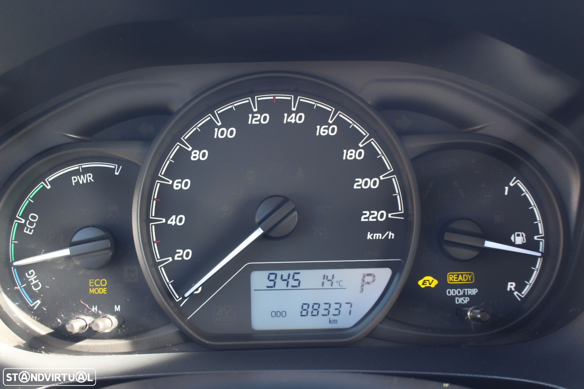 Toyota Yaris 1.5 HSD Active - 23