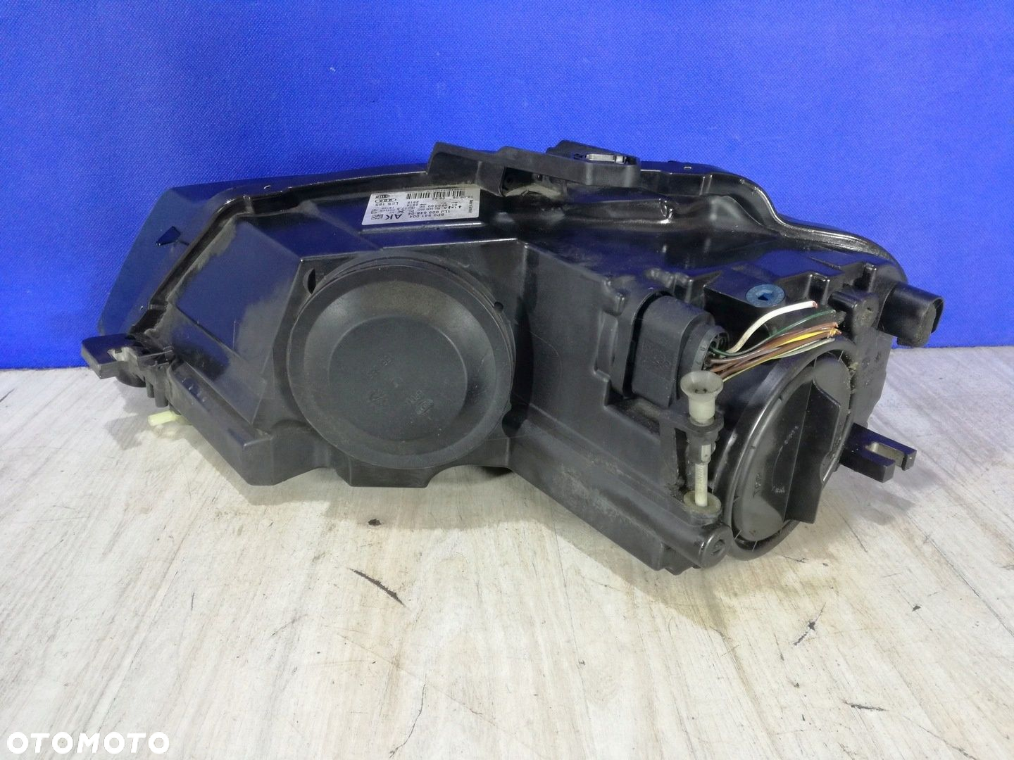 Audi A3 8P Lift 08/12 lampa reflektor przód prawa Anglik - 3
