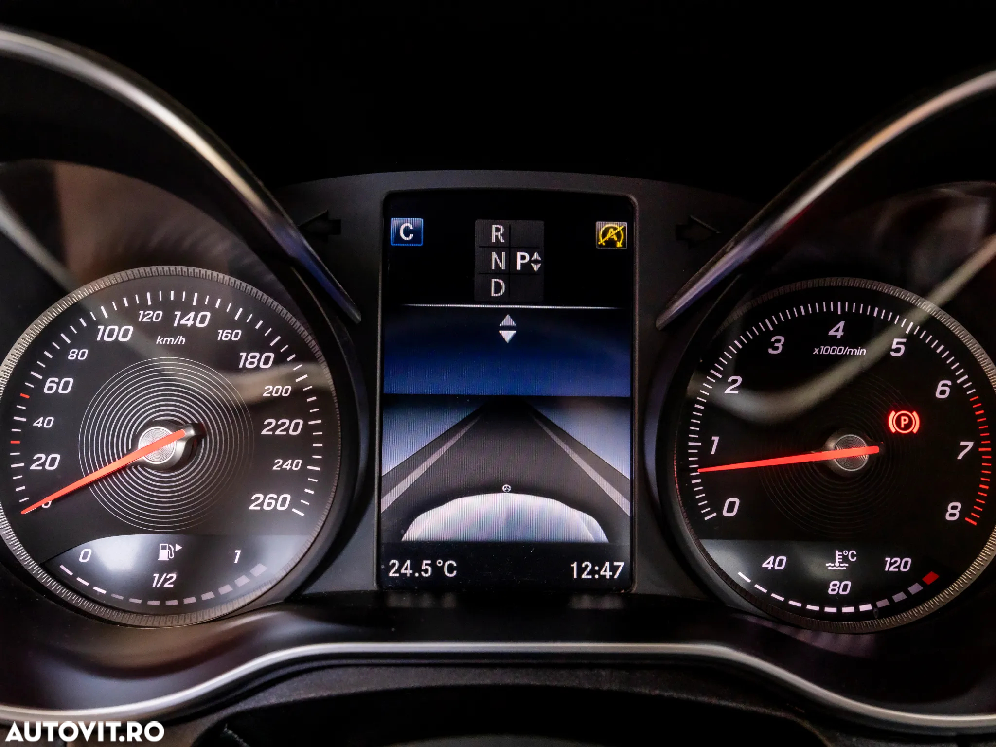 Mercedes-Benz C 180 Coupe 7G-TRONIC AMG Line - 24