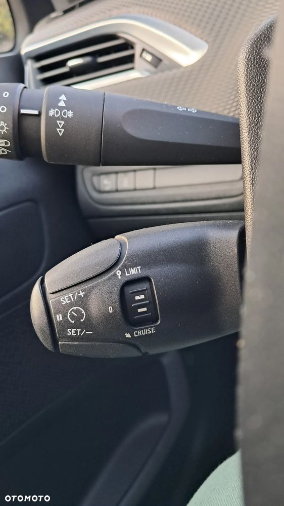 Peugeot 208 1.2 PureTech Allure - 16