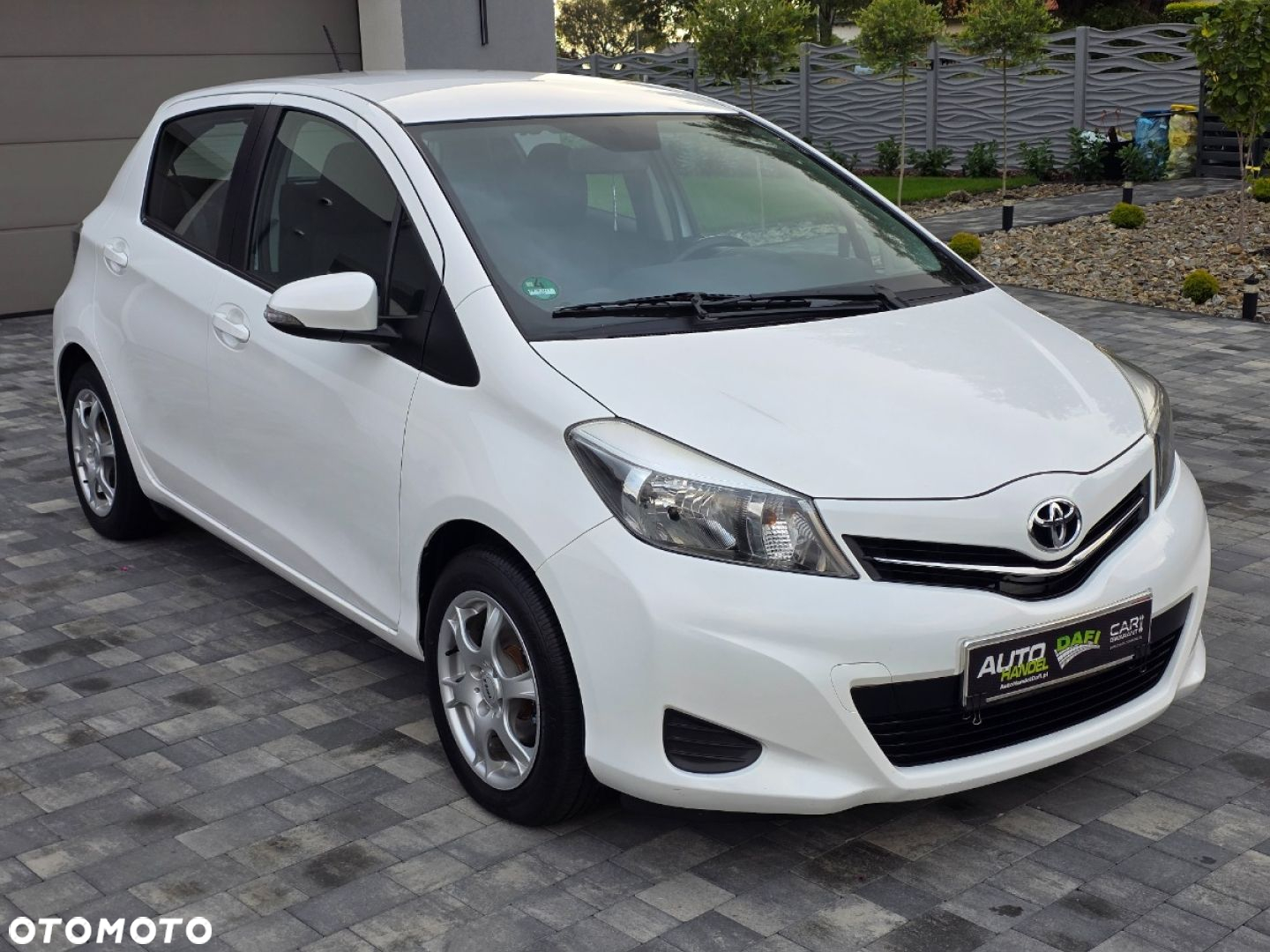 Toyota Yaris - 32