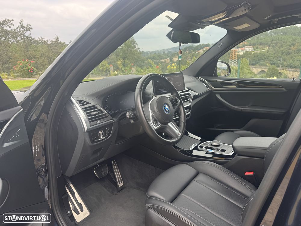 BMW iX3 - 8