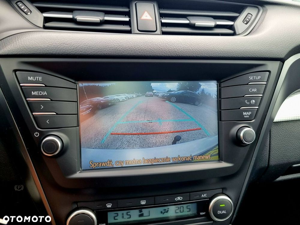 Toyota Avensis 2.0 D-4D Premium - 19
