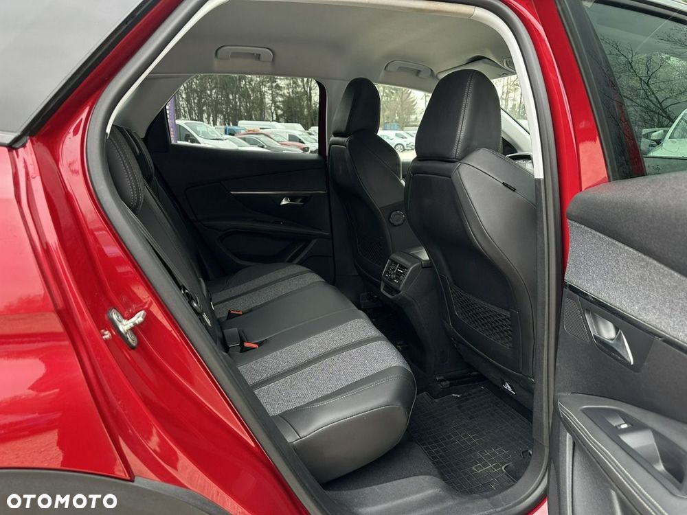 Peugeot 3008 1.2 PureTech Allure S&S EAT8 - 18
