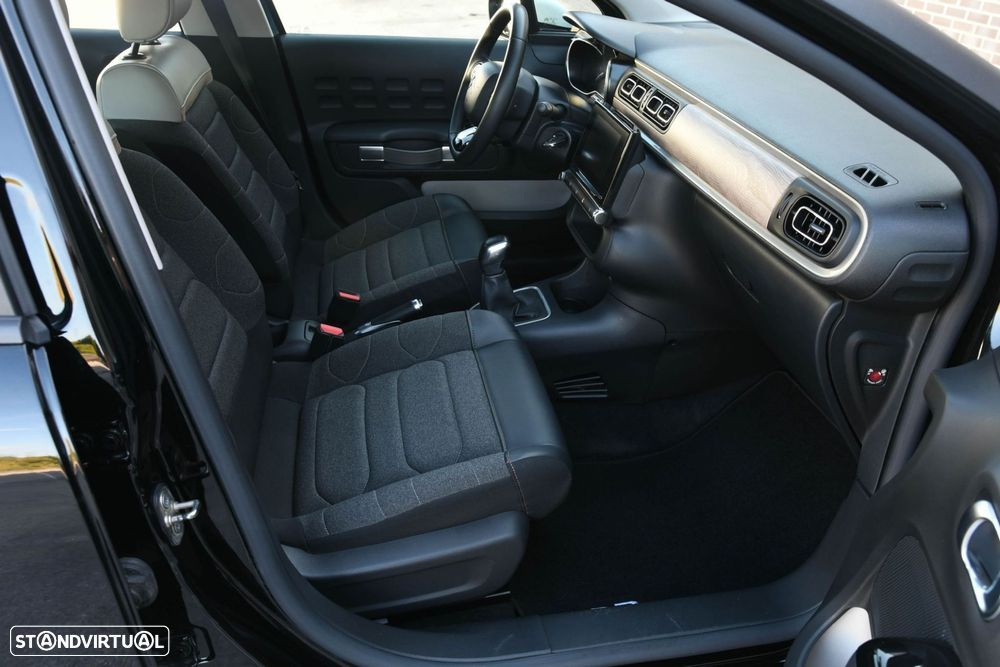 Citroën C3 1.2 PureTech Shine — fotografia 9