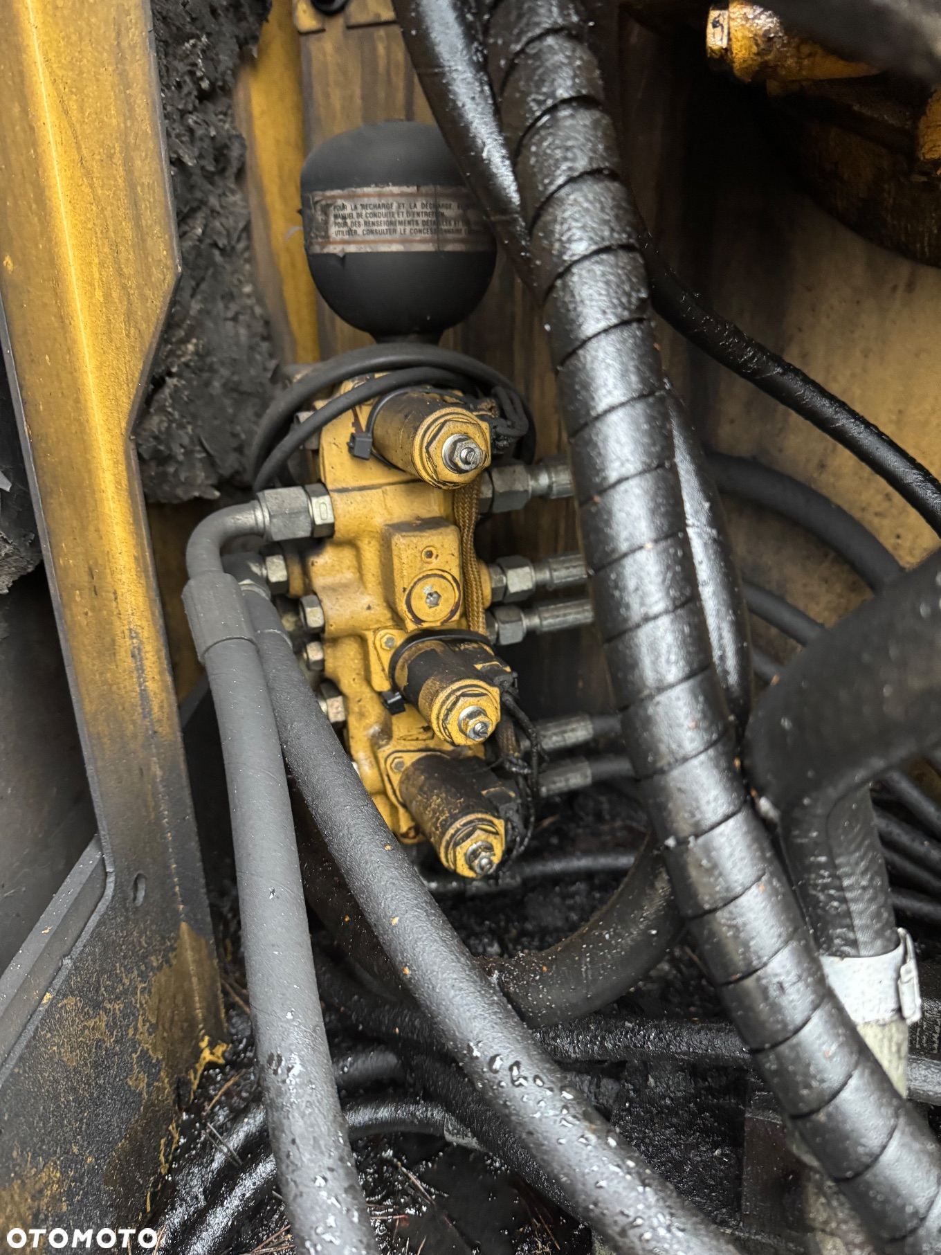Caterpillar 318CL - 25