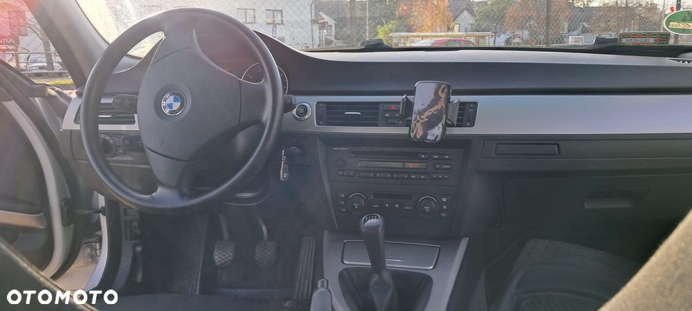 BMW Seria 3 318i - 10