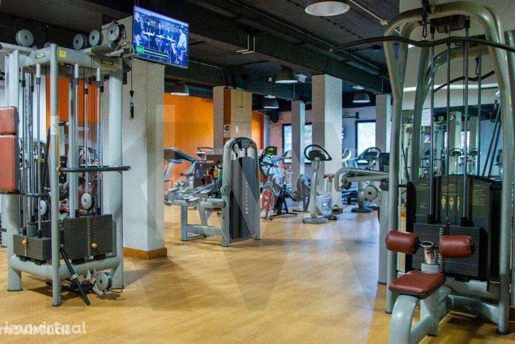 Loja com 1000m2 arrendada a um ginásio em Corroios, Seixal, para inves - Grande imagem: 3/23