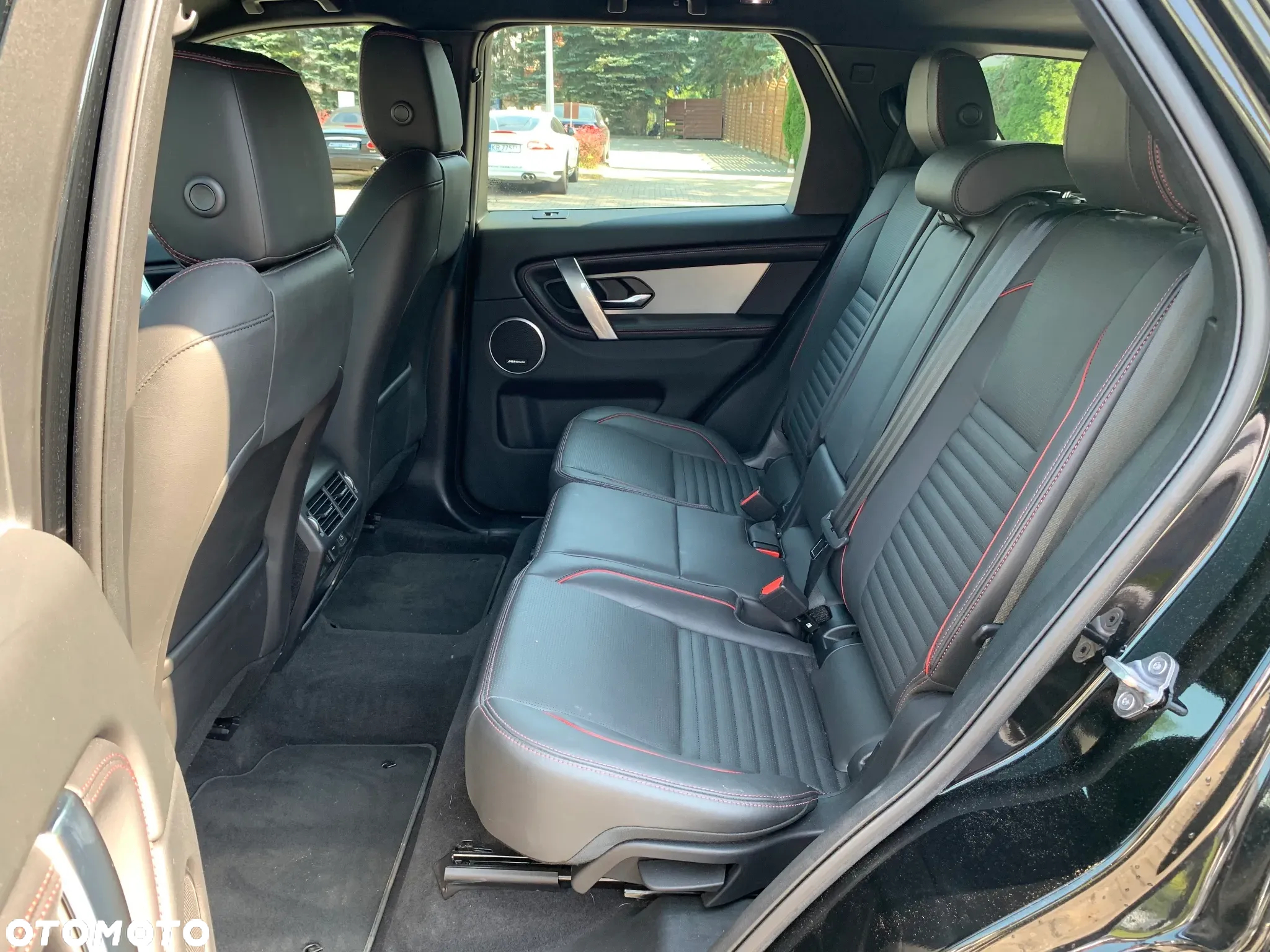 Land Rover Discovery Sport - 16