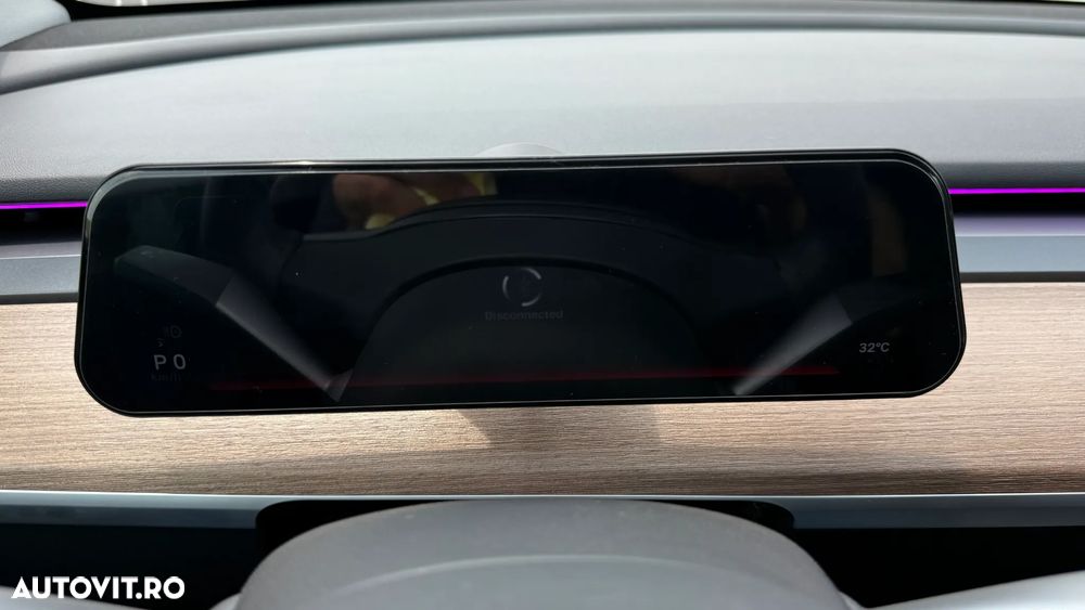 Tesla Model Y - 31