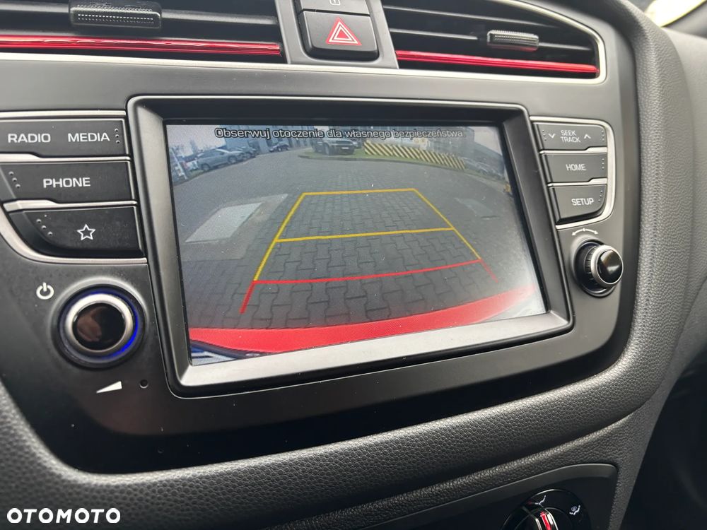 Hyundai i20 1.4 Comfort - 25