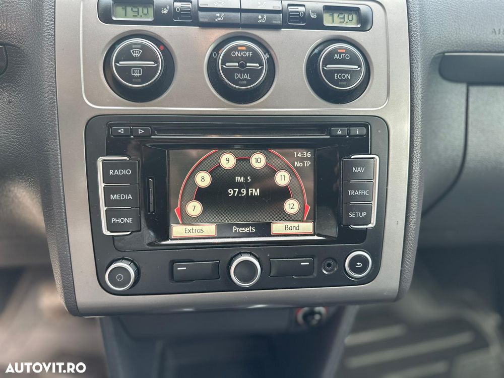 Volkswagen Touran 1.9TDI Highline DSG - 16