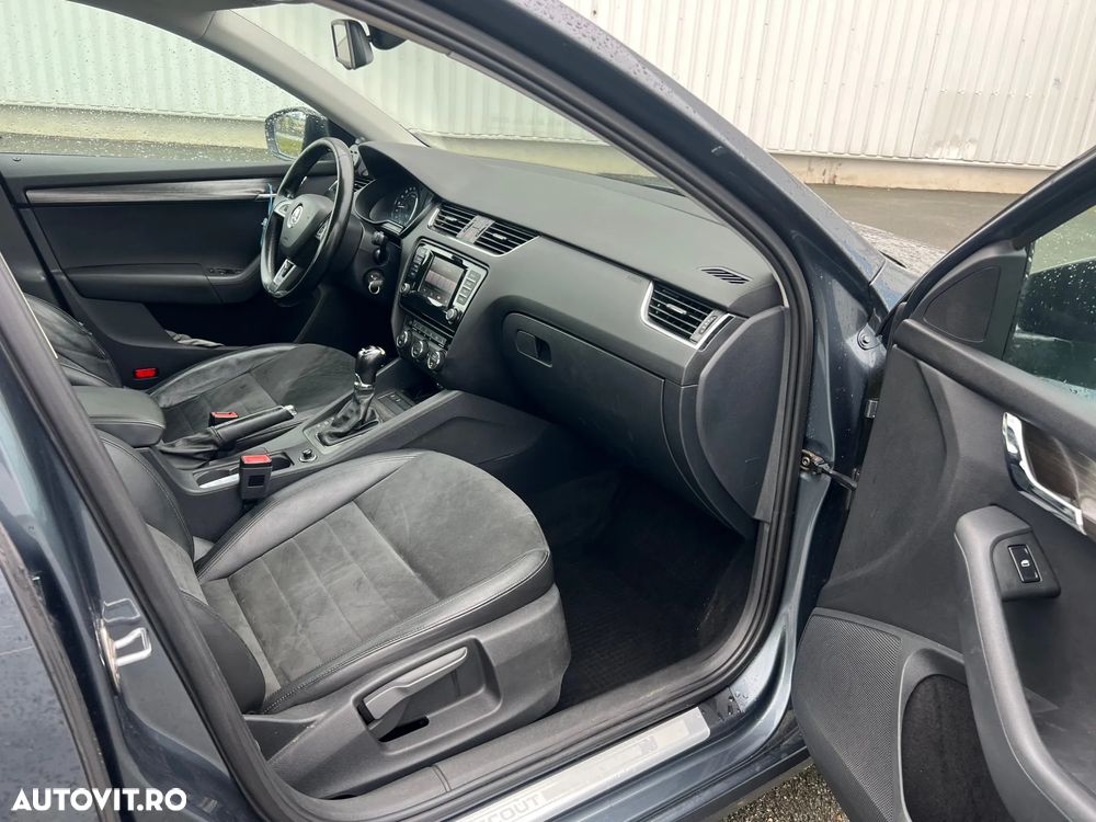 Skoda Octavia Combi 2.0 TDI 4x4 DSG Scout - 16