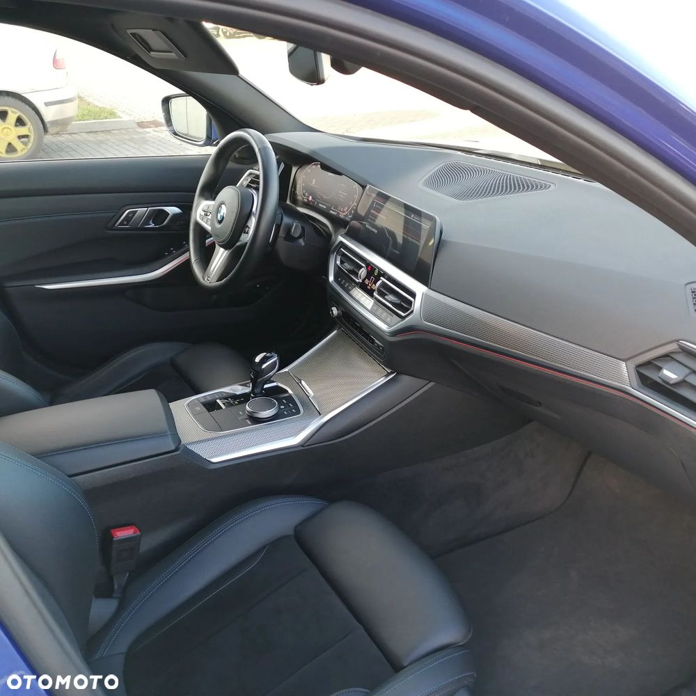 BMW Seria 3 330e M Sport - 9