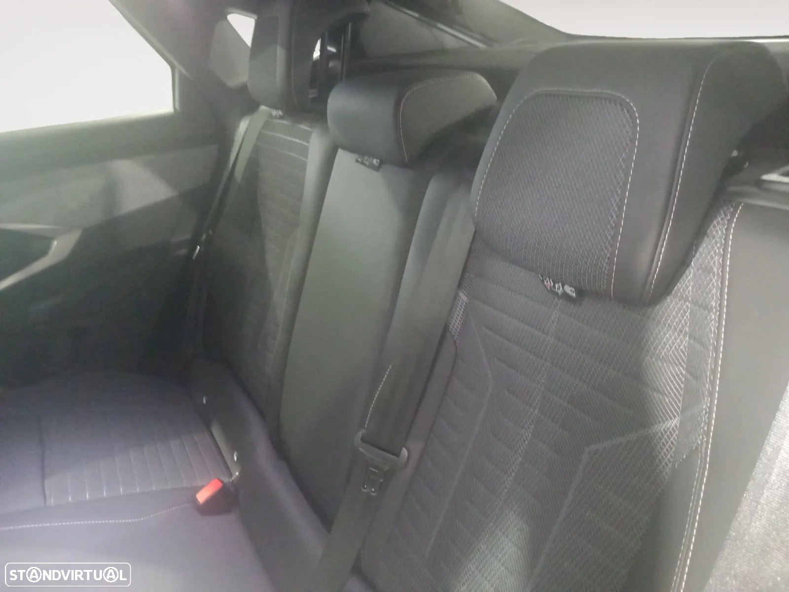 Peugeot E-3008 73 kWh Allure - 15