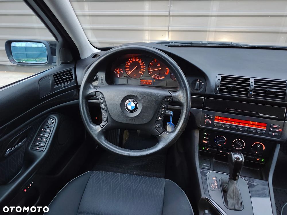 BMW Seria 5 - 26