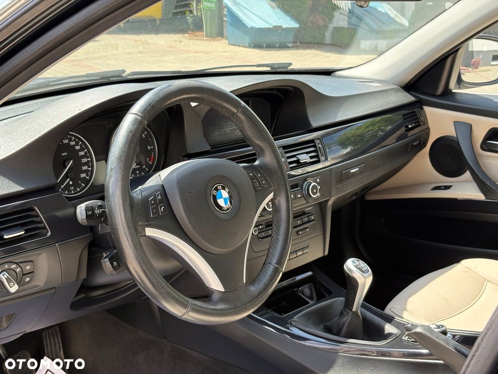 BMW Seria 3 318i Edition Exclusive - 12