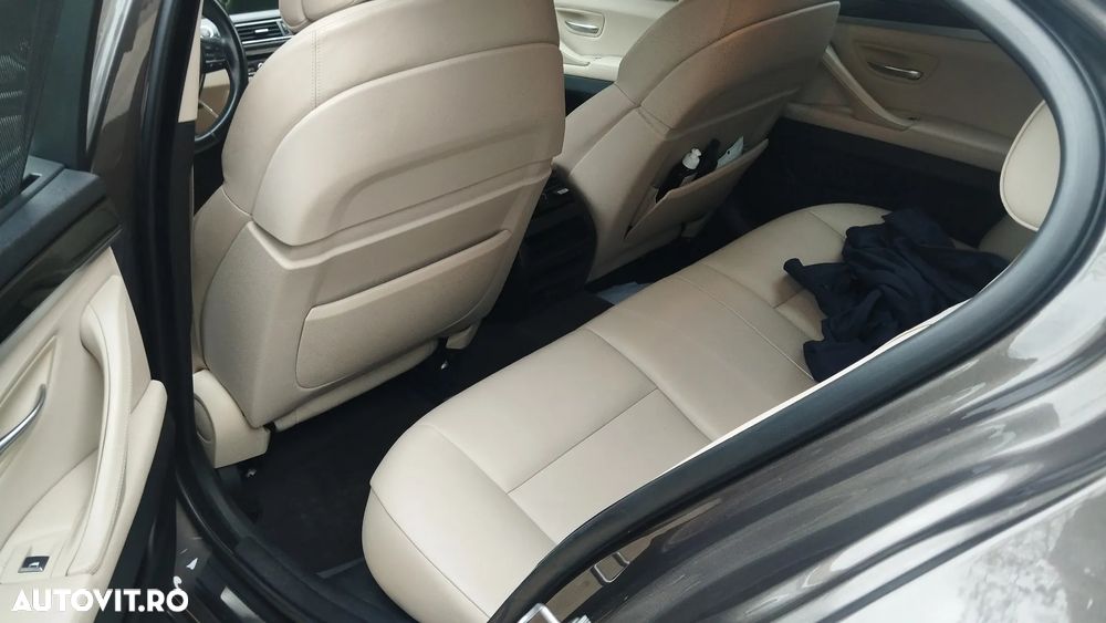 BMW Seria 5 525d xDrive - 6