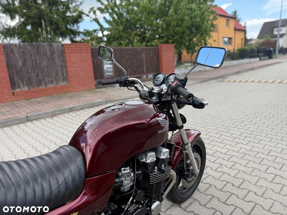 Honda CB - 12