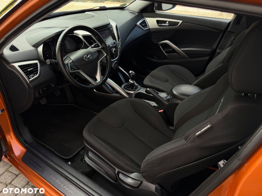 Hyundai Veloster 1.6 Style - 21
