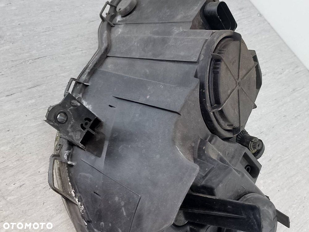 LAMPA PRZÓD PRAWA VW POLO 9N 6Q1941008AT   89312006 - 3