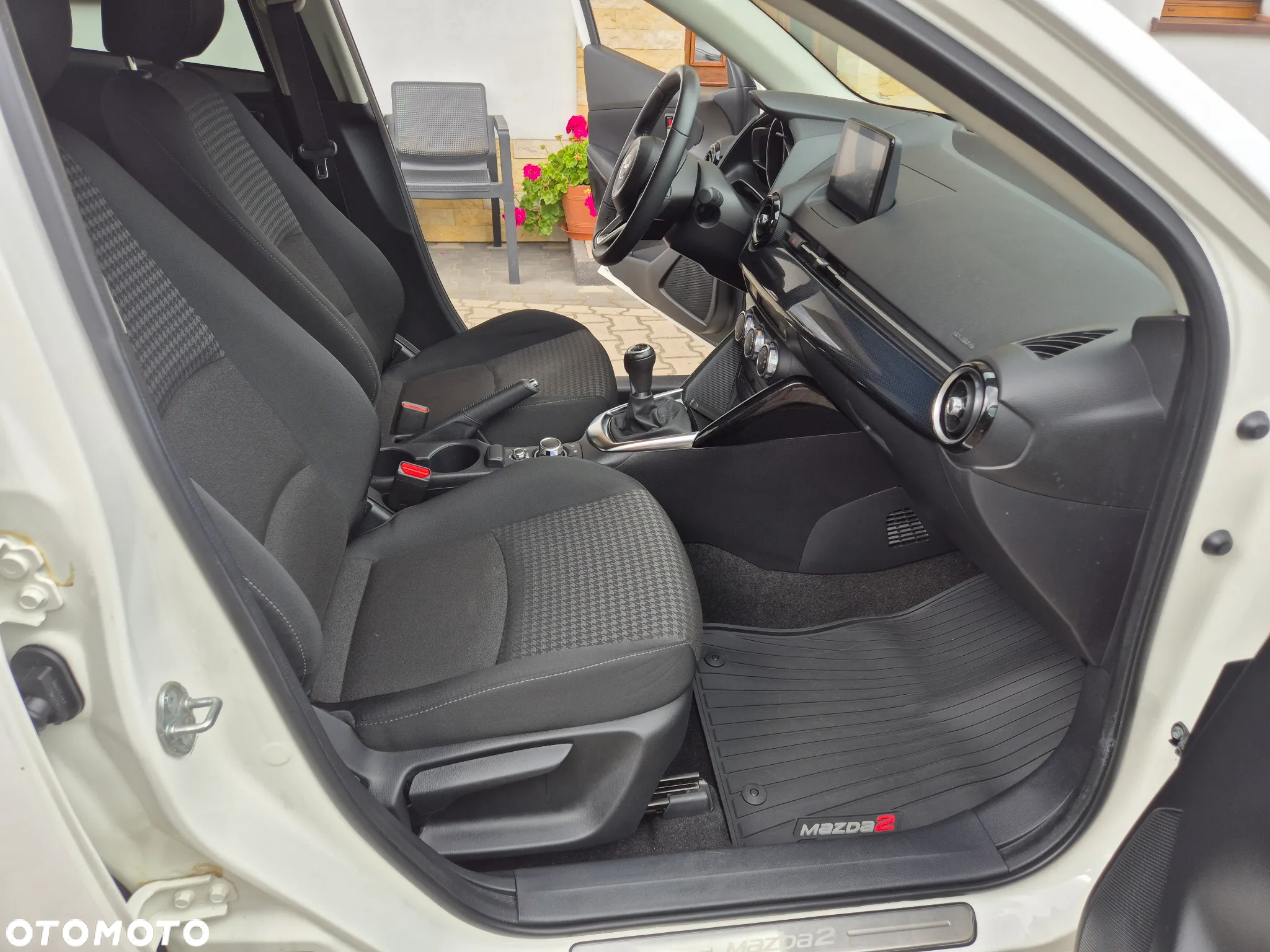 Mazda 2 SKYACTIV-G 90 White Edition - 23