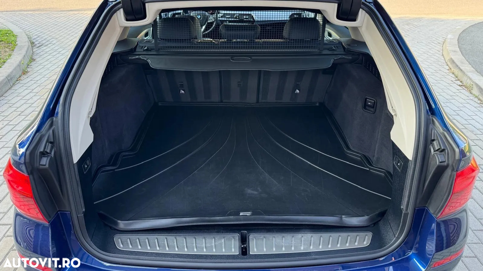 BMW Seria 5 520d Touring Aut. Luxury Line - 35