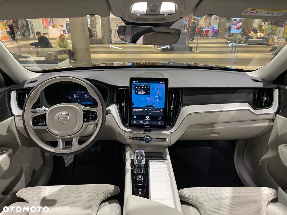 Volvo XC 60 T6 Plug-In Hybrid AWD Ultra Dark - 11