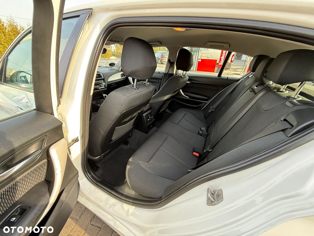 BMW Seria 1 118d - 24