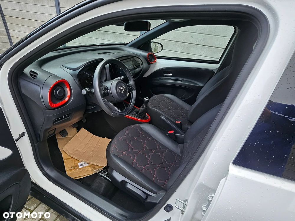 Toyota Aygo X Play - 11