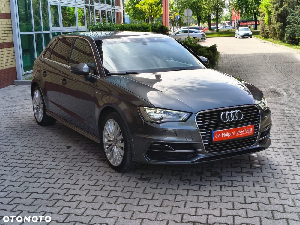 Audi A3 Sportback 1.4 TFSI e-tron S line Sportpaket - 12