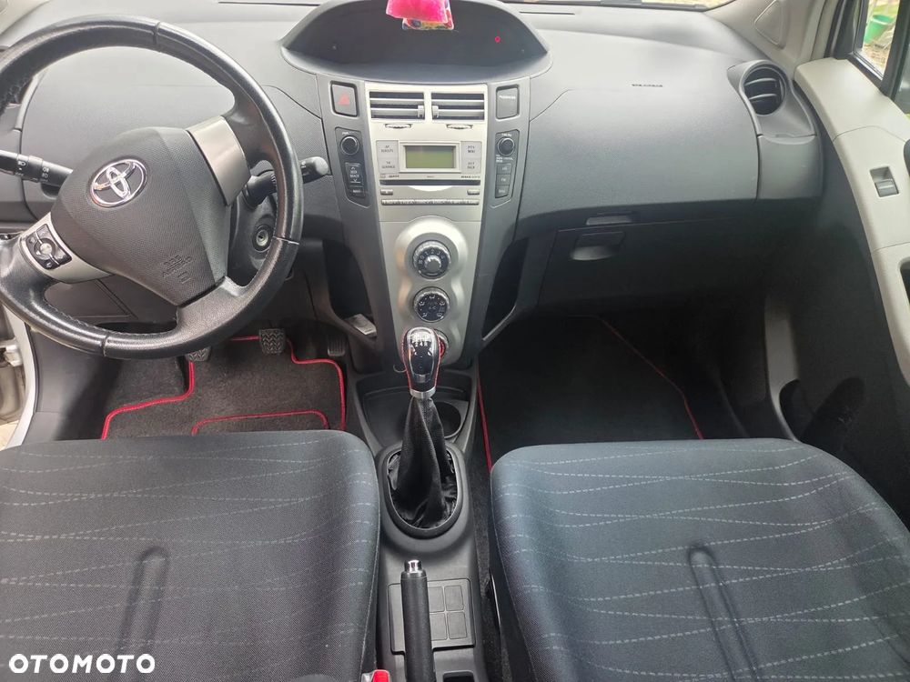 Toyota Yaris 1.4 D-4D Sol - 14