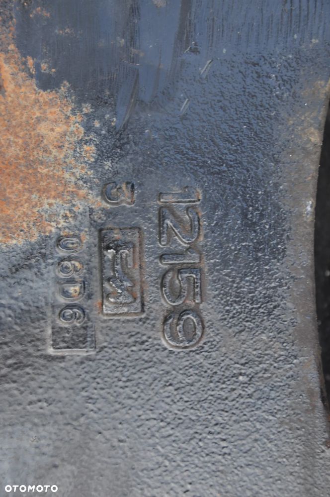 OBUDOWA MOSTU WAHACZ MASSEY FERGUSON 7480 6480 6485 - 12