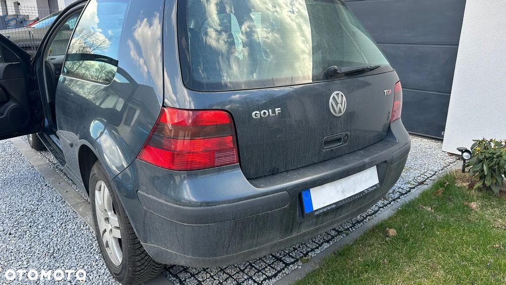 Volkswagen Golf - 2