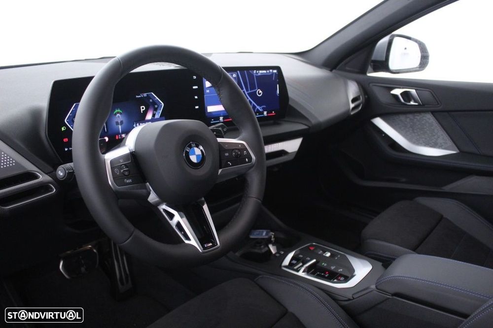 BMW 118 d Pack Desportivo M - 22