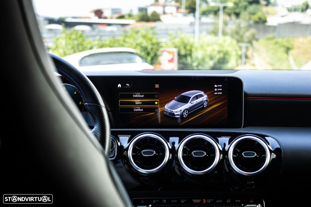 Mercedes-Benz A 180 d AMG Line - 43