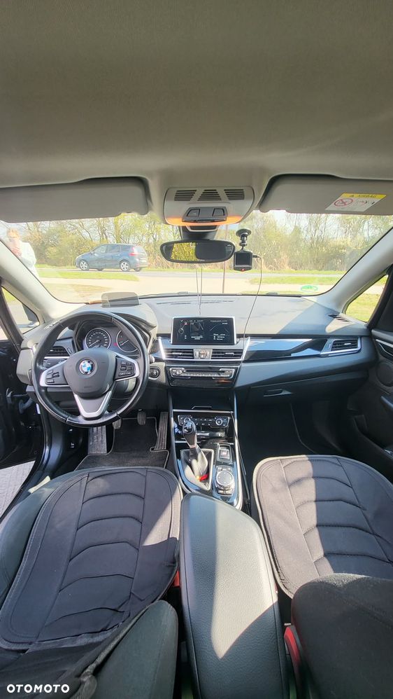 BMW Seria 2 218d - 6