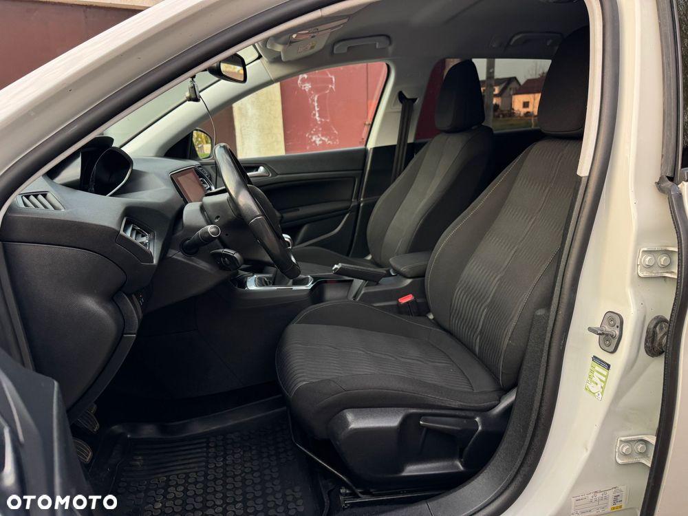 Peugeot 308 1.6 e-HDi Allure S&S - 11