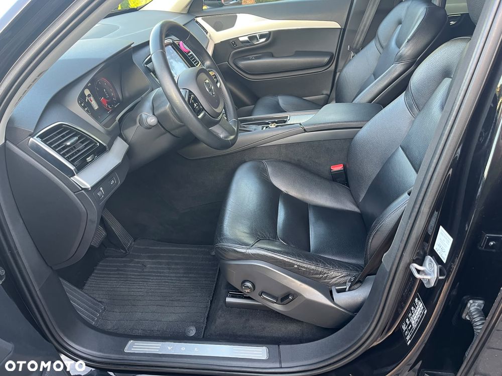 Volvo XC 90 D5 AWD Momentum 7os - 16