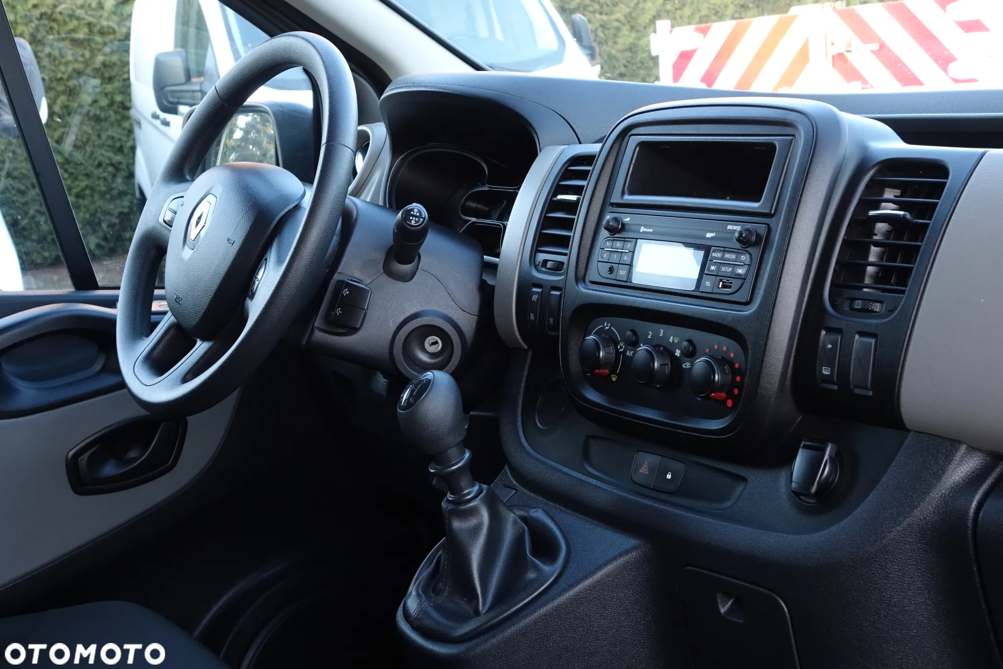 Renault Trafic - 8