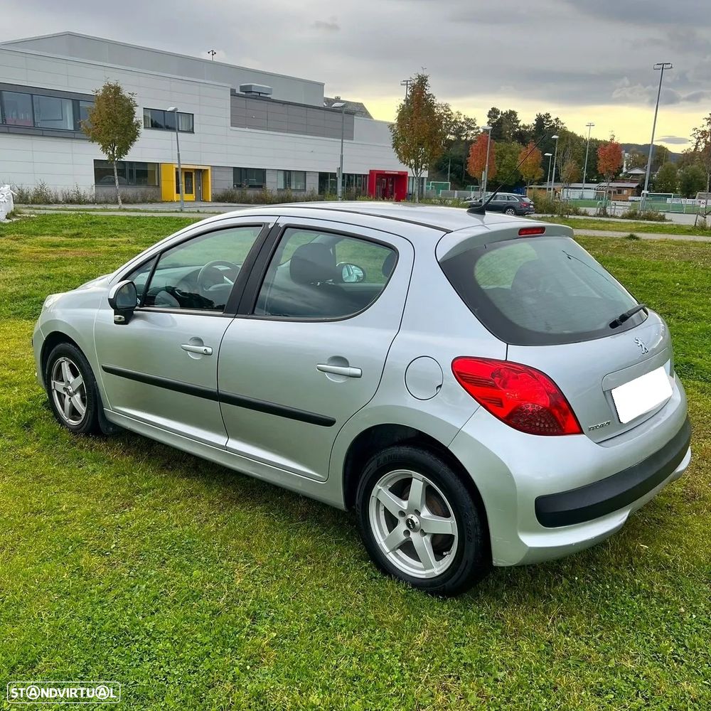 Peugeot 207 - 3