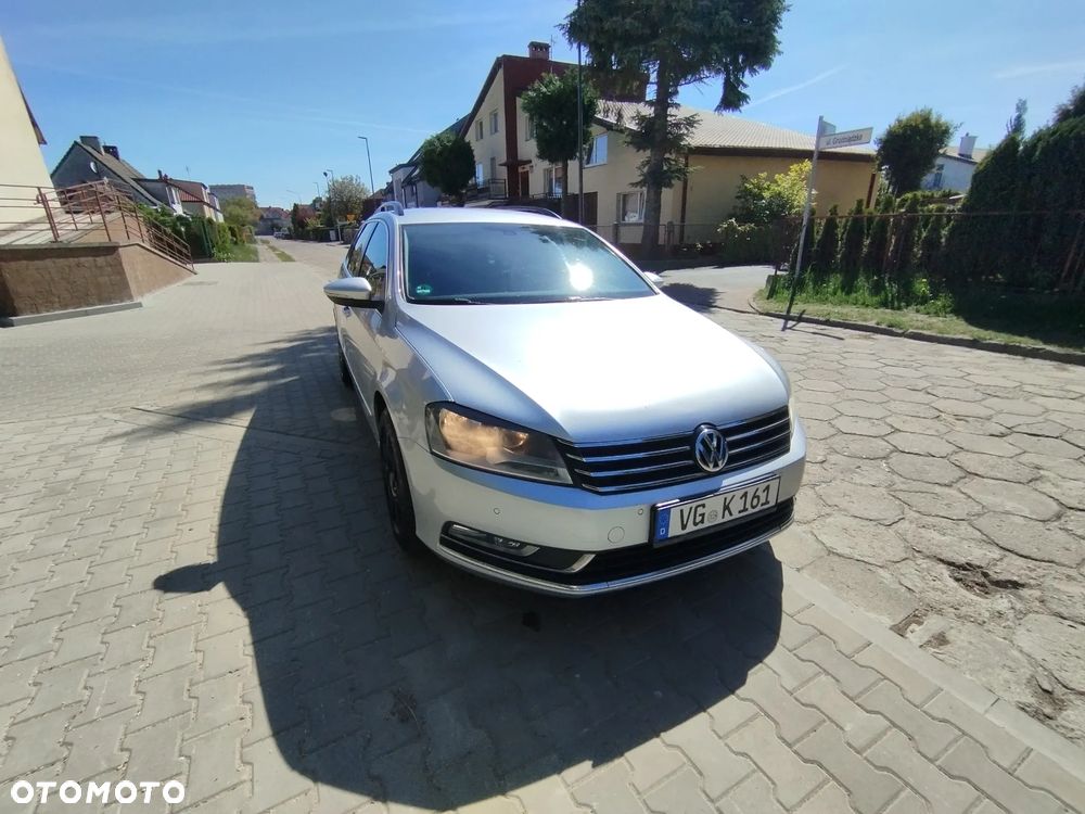Volkswagen Passat - 1