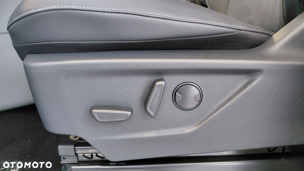 Ford Tourneo Custom - 20