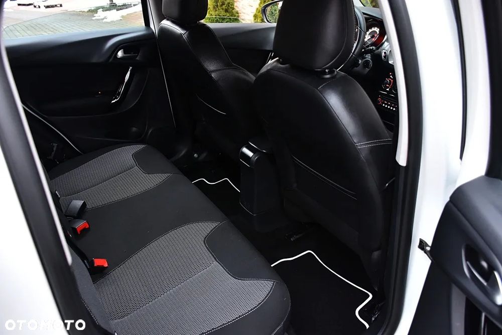 Citroën C3 Pure Tech (VTi) 82 Exclusive - 34