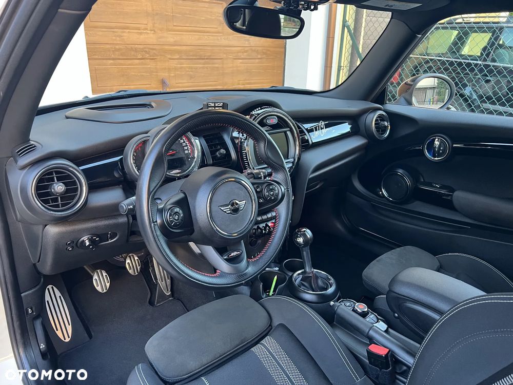 MINI Cooper John Works - 2