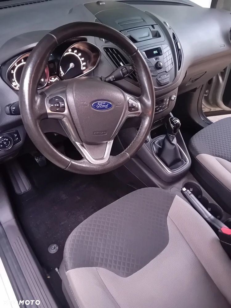 Ford Tourneo Courier 1.0 EcoBoost Titanium - 9