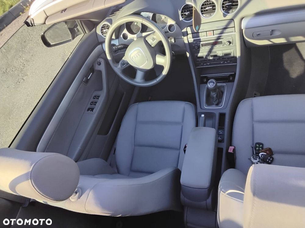 Audi A4 Cabrio 2.0 TDI DPF - 5