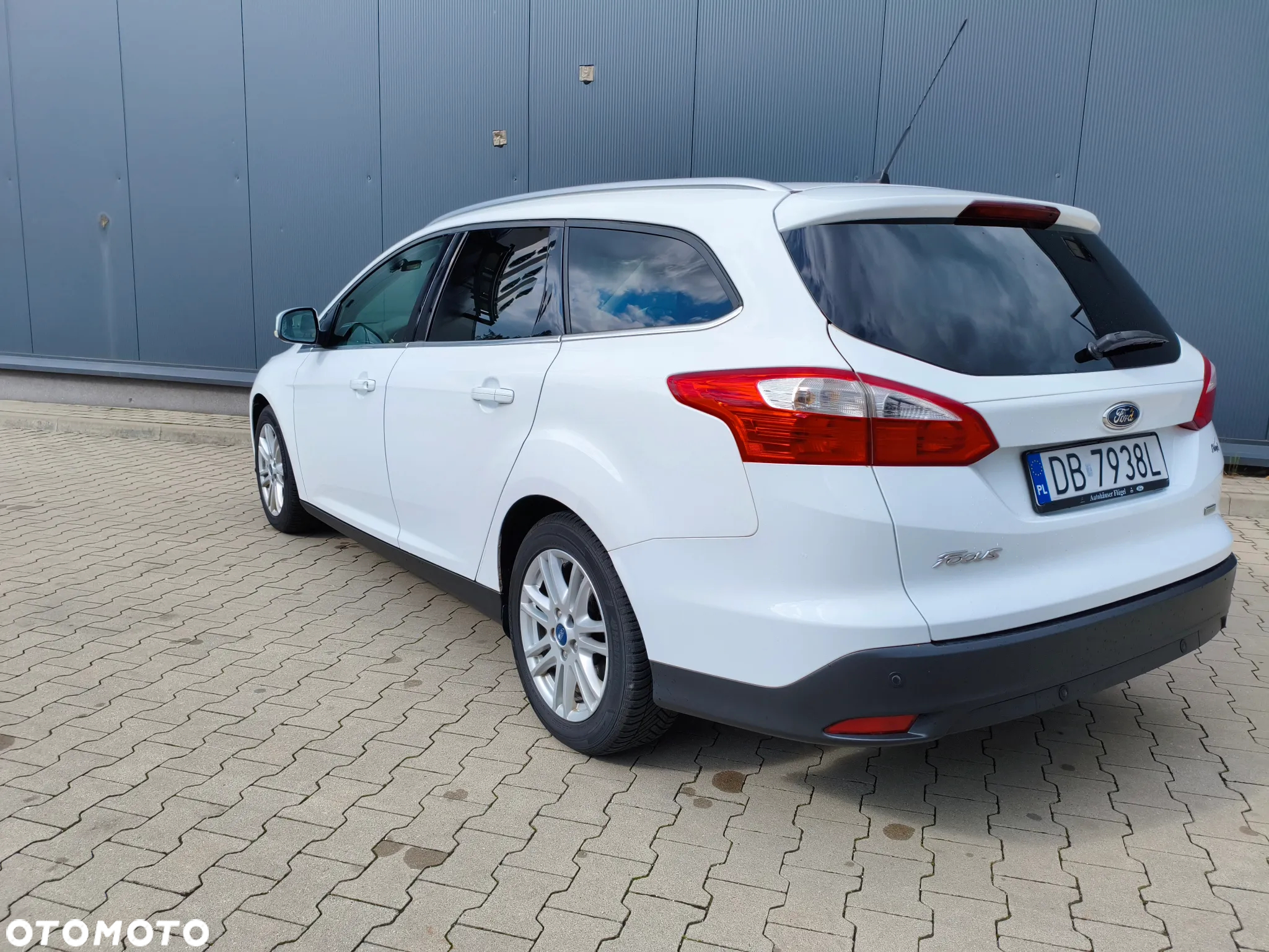 Ford Focus 1.0 EcoBoost Hybrid TITANIUM X - 8