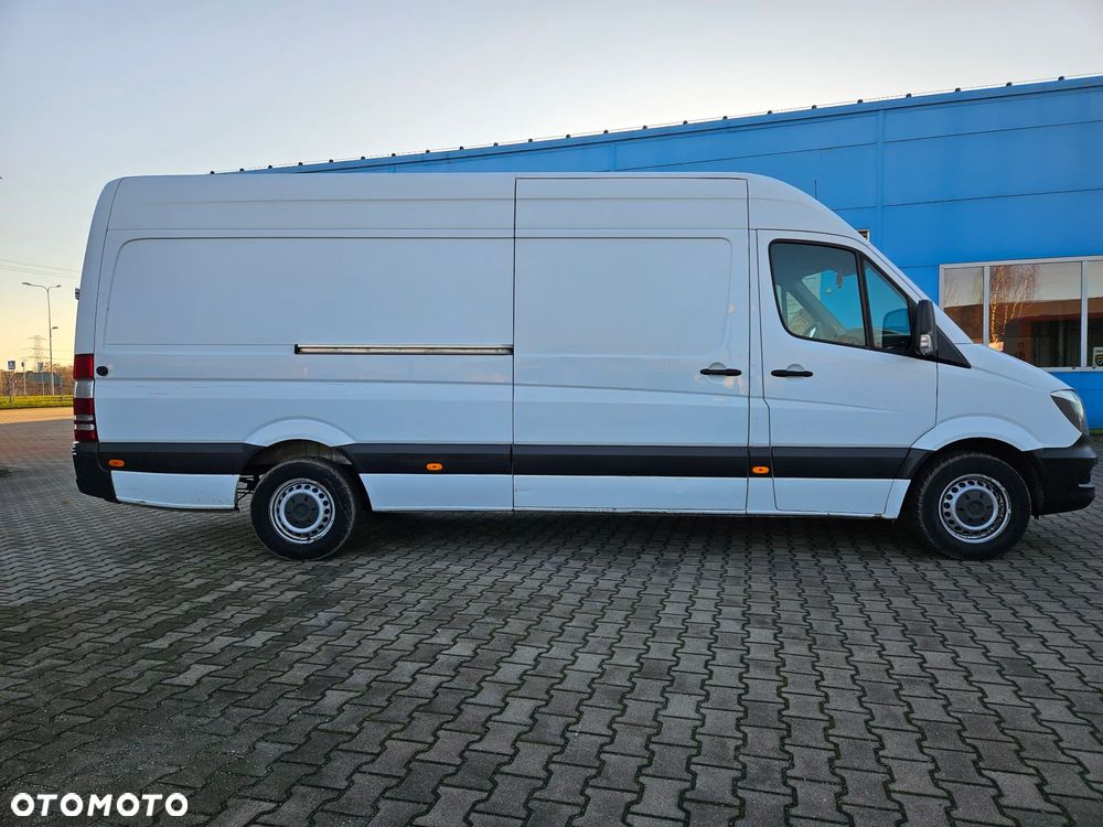 Mercedes-Benz Sprinter - 4